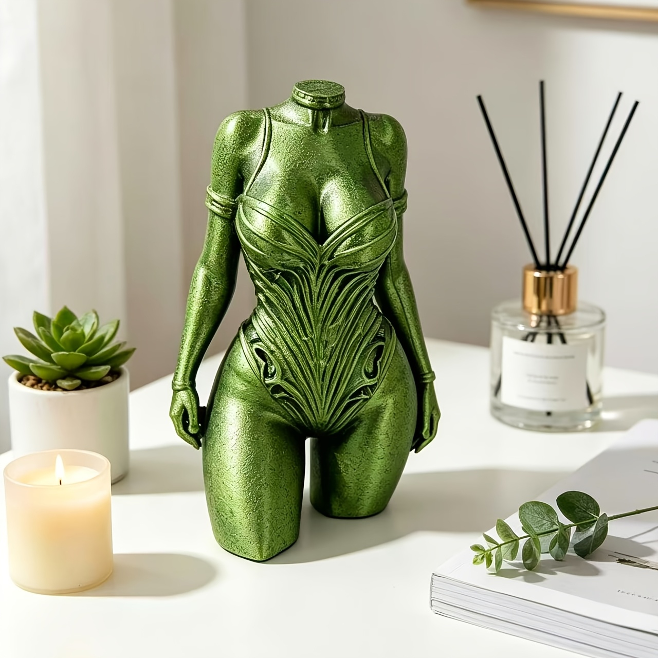 Office Furniture Hon - Statuetta di Torso Femminile in Stile